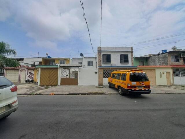 #341 - Casa para Venta en Guayaquil - G - 1